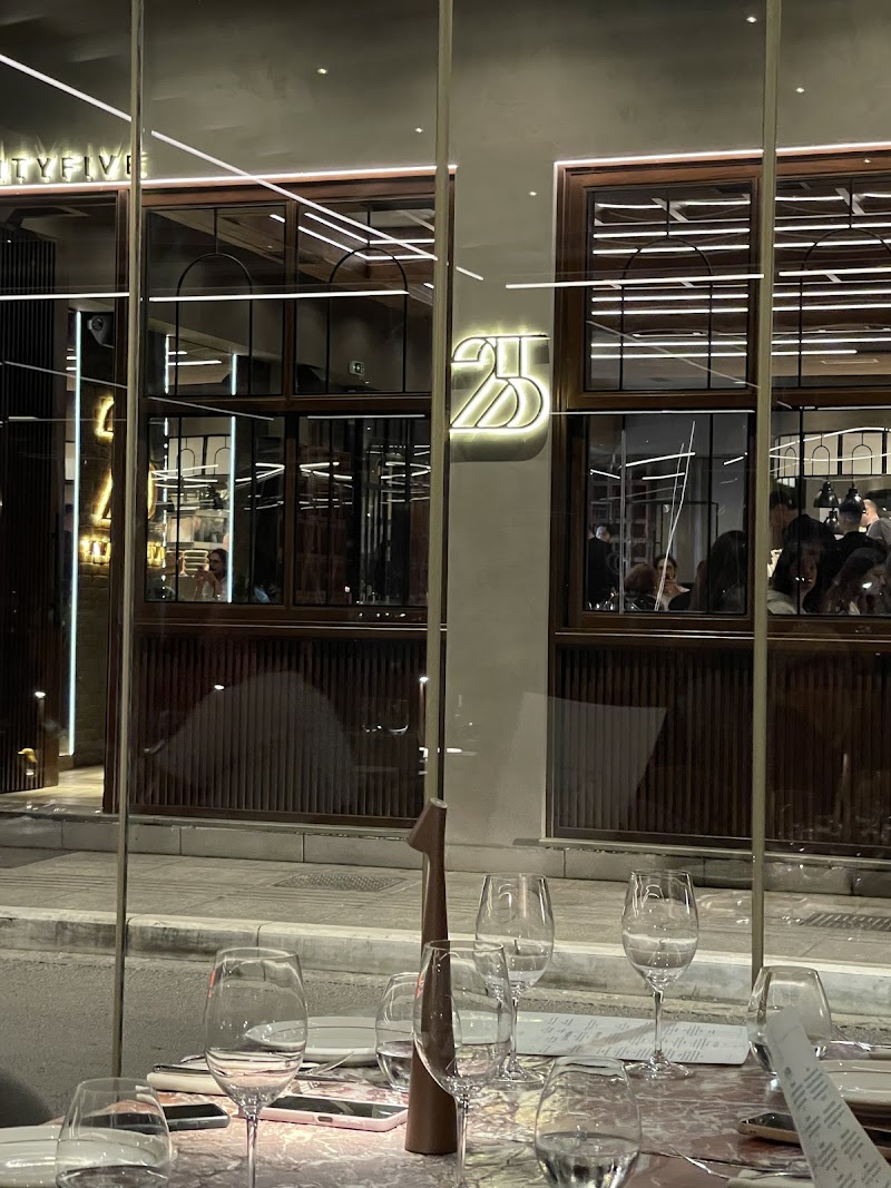 Twenty Five Restaurant - Photo 5