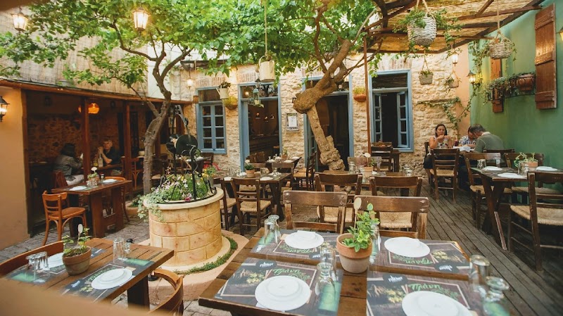 Εστιατόριο Πλάνη - Photo 1