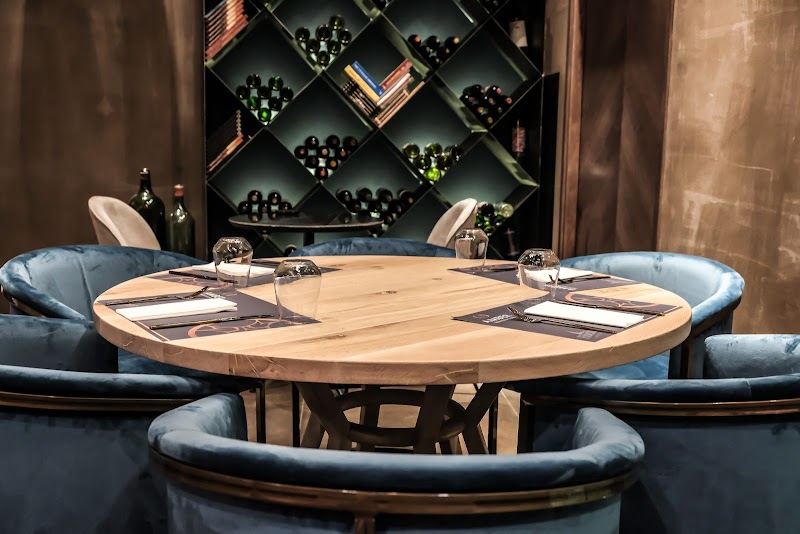 Amber Athens - Photo 1