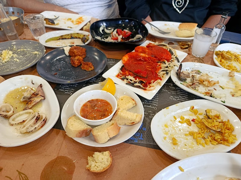 Demiris Traditional Tsipouro Restaurant - Photo 5