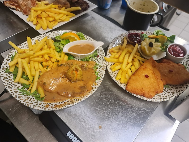 Kultcafe und Dara´s Restaurant - Photo 2