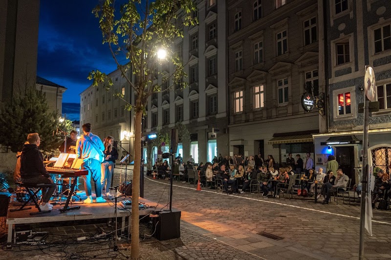 HEMINGWAY'S MUSIC & JAZZ BAR - Photo 4