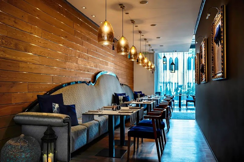 Red Canape by the Bay - Photo 3