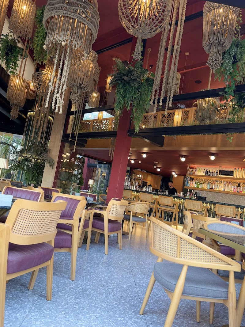 Al Hayat Resto Bar - Photo 3