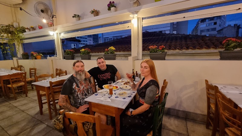 Karamanlidika - Photo 1