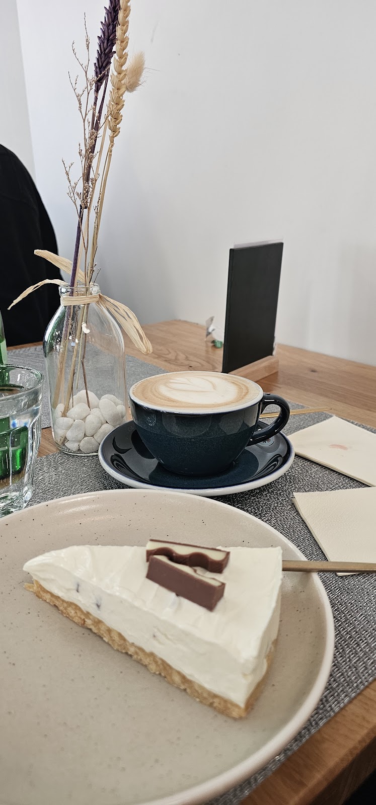 Kafi Theodor - Photo 4