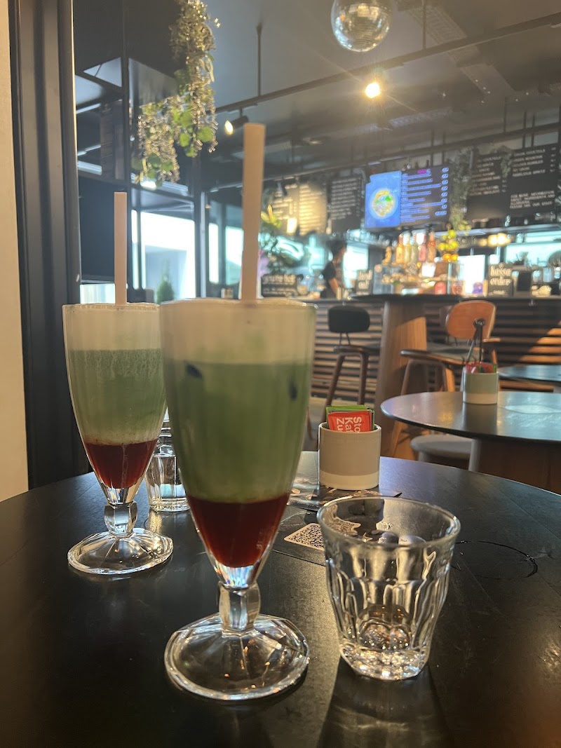 ROKKA Café I Bar I Fusion Food - Photo 2