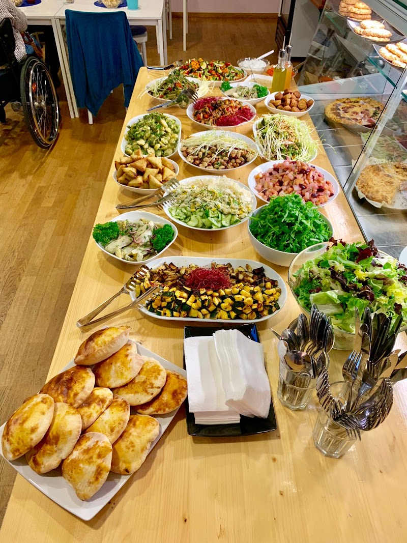 Can's Frischtheke Restaurant - Photo 4