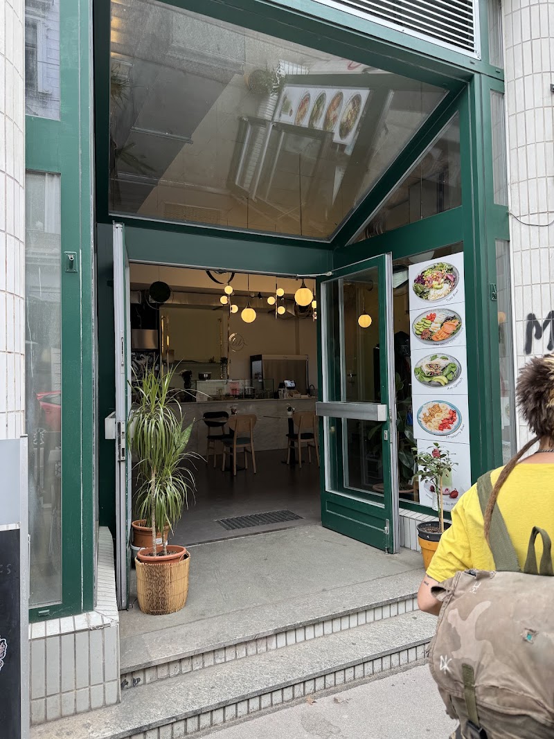 LIL ‘Healthy Eating’ Hot Bowls & Organic Burger - Photo 1