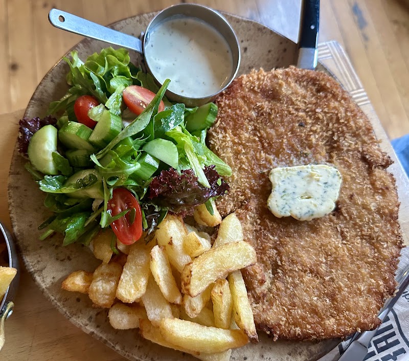 Pavazh Restaurant - Photo 7