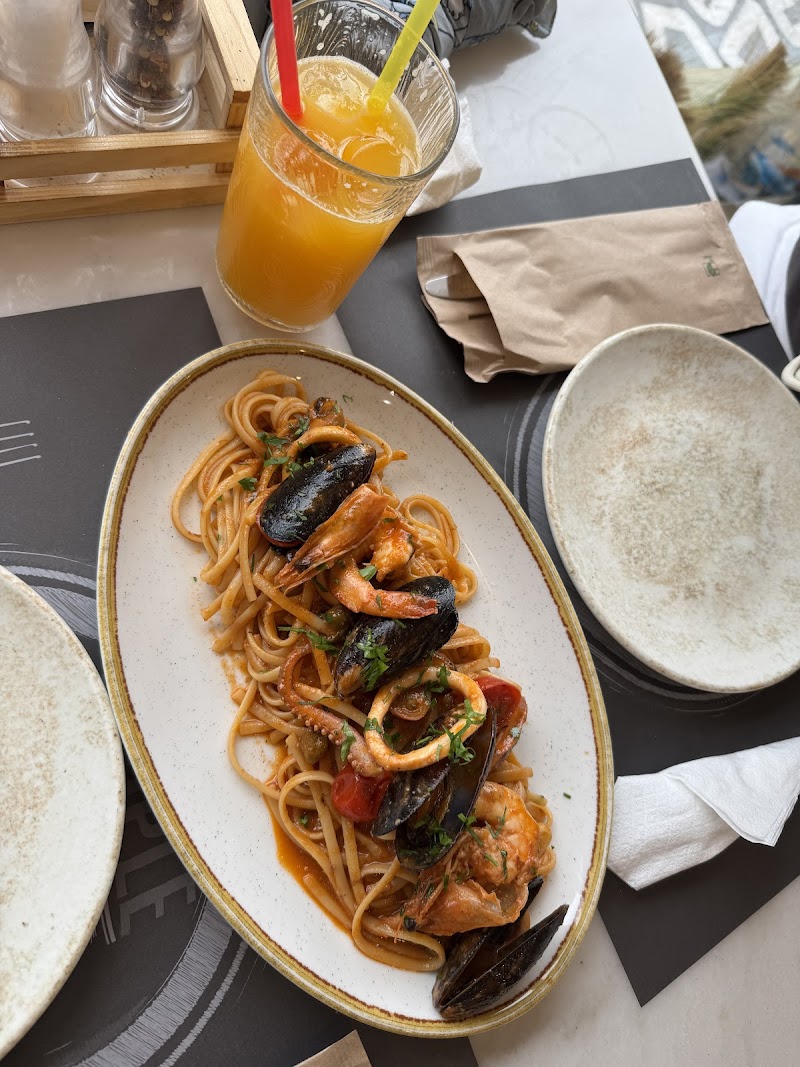 KooKoo Bar Restaurant Rooftop - Photo 4