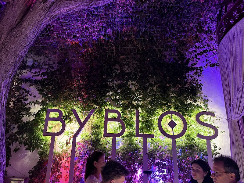 Byblos Restaurant Mykonos - Photo 4
