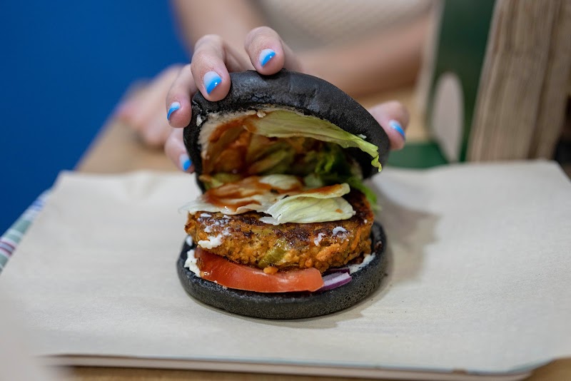 Mama Tierra Acropolis - Vegan street food - Photo 4