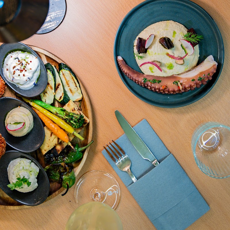 Zorbas Gastrobar - Photo 4