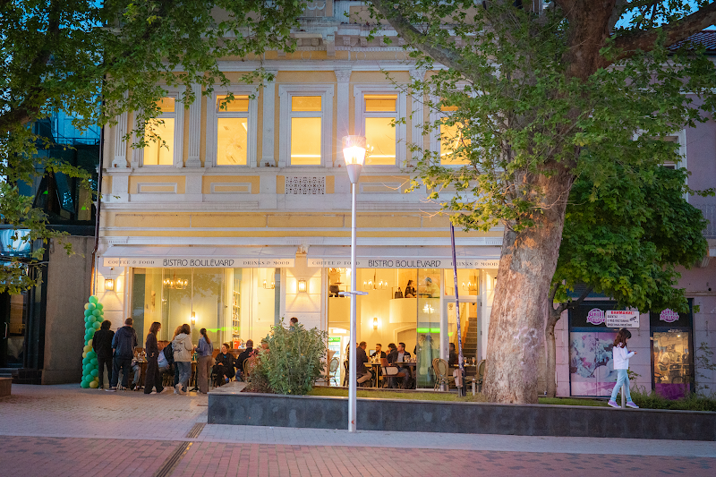 Bistro Boulevard - Photo 4