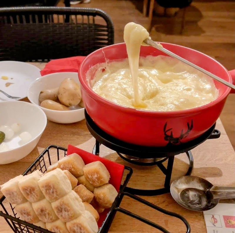 Fondue Villa & Garden - Photo 3