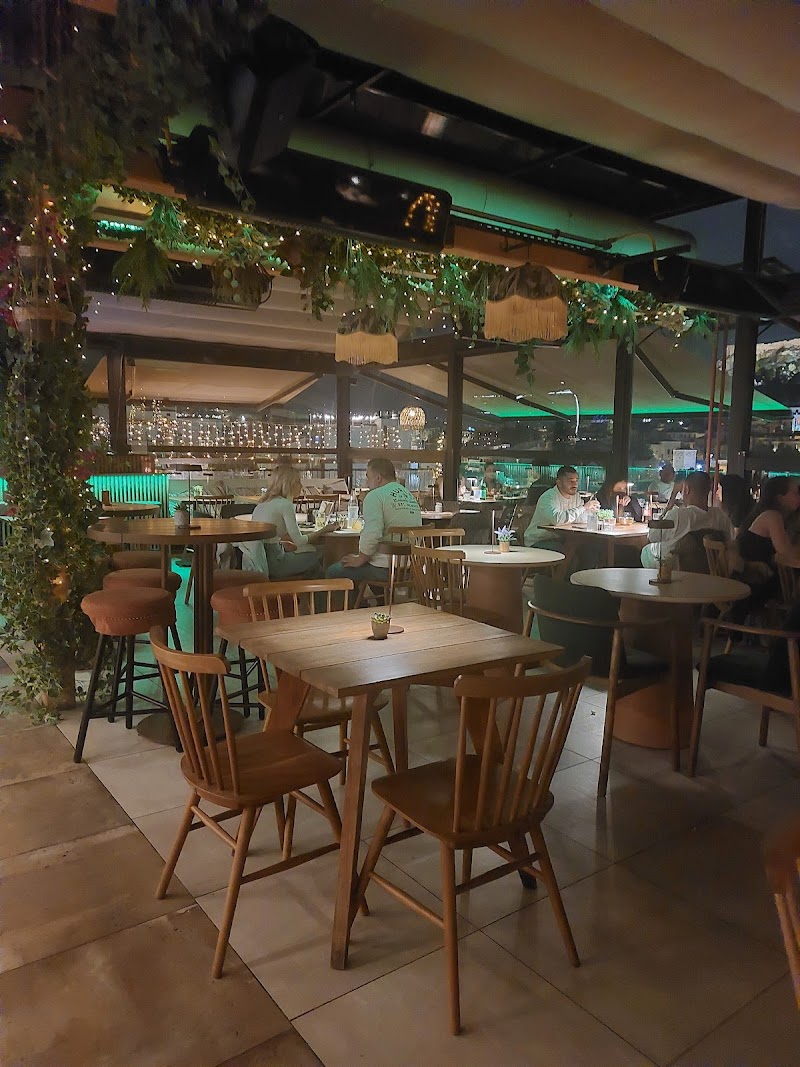 Attic Urban Rooftop - Photo 5