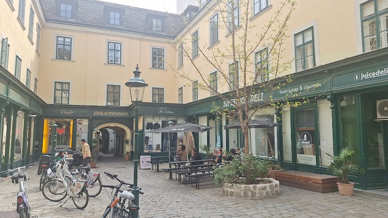 Superfood Deli 1060 - Photo 3