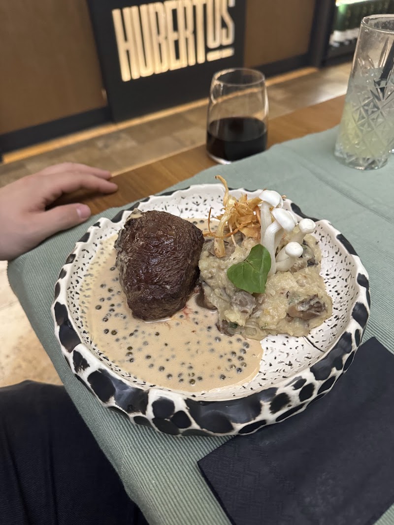 Hubertus New Age, Restaurant & Lounge - Photo 6