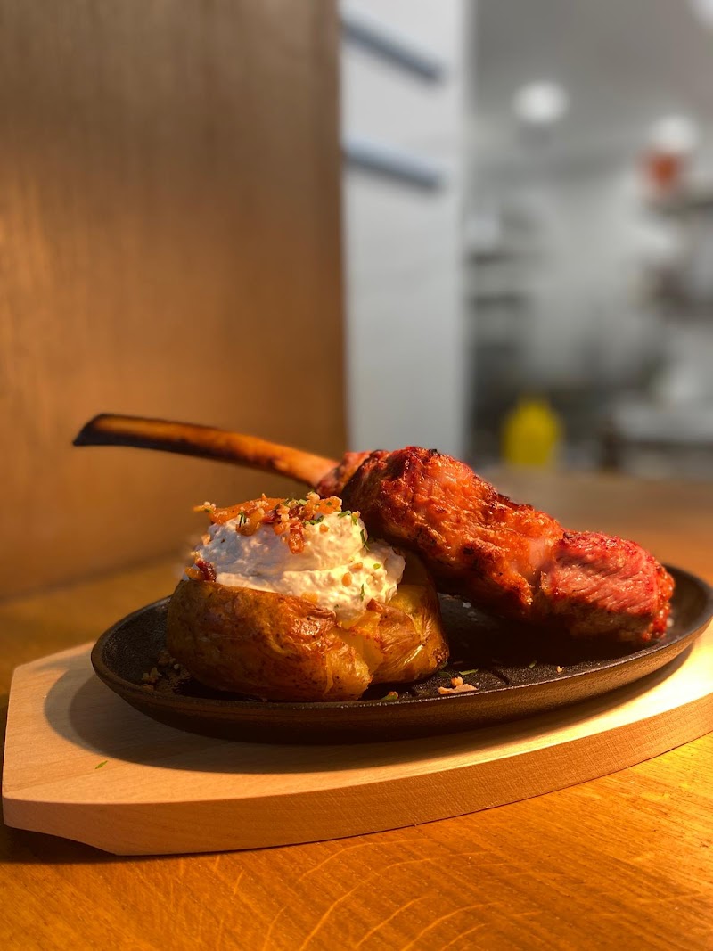 Hubertus New Age, Restaurant & Lounge - Photo 3