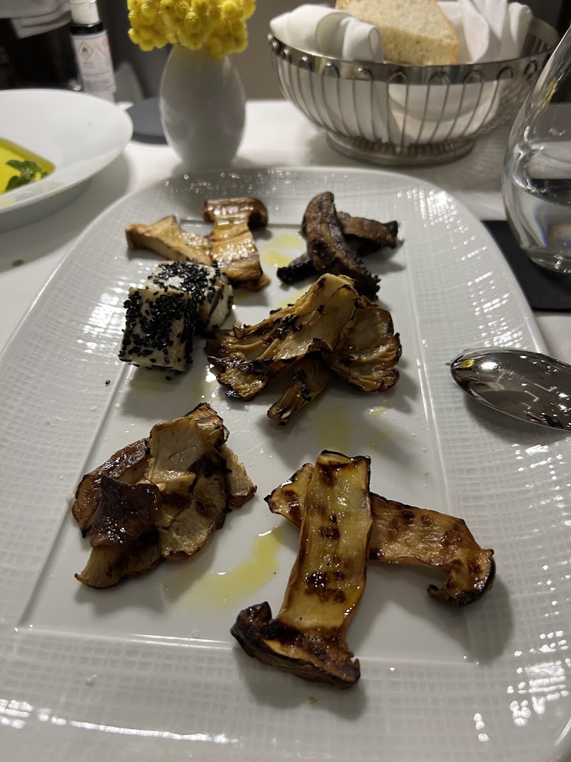 Milos Restaurant - Photo 3