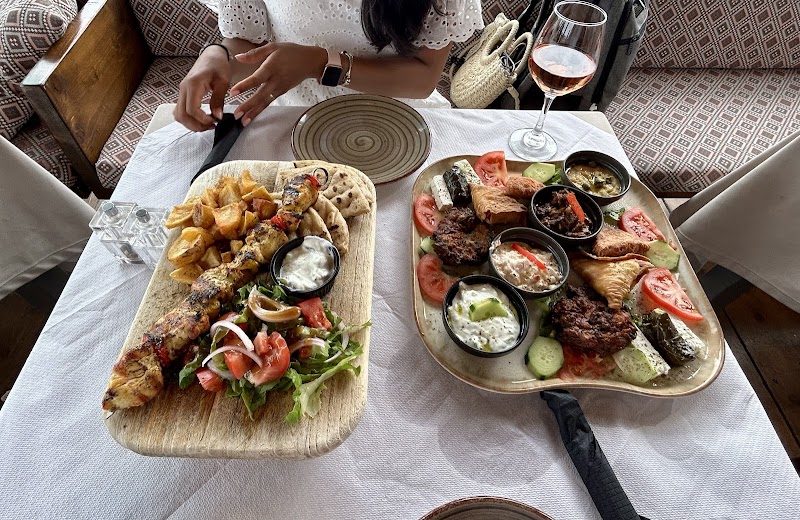 Triana Tavern - Photo 3