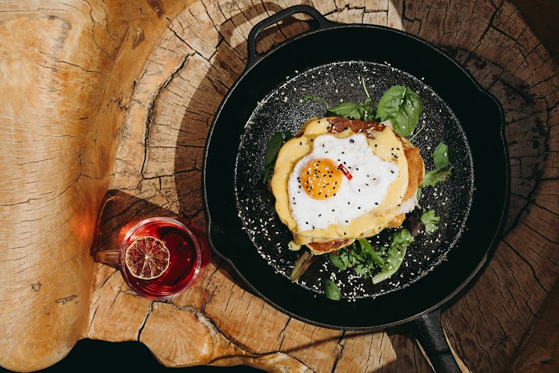 Katsaboo Bar Restaurant - Photo 2