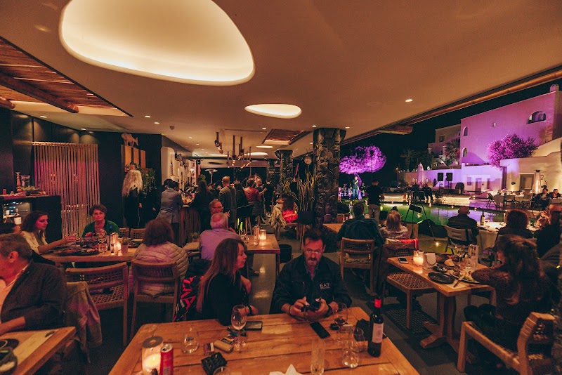 Katsaboo Bar Restaurant - Photo 1