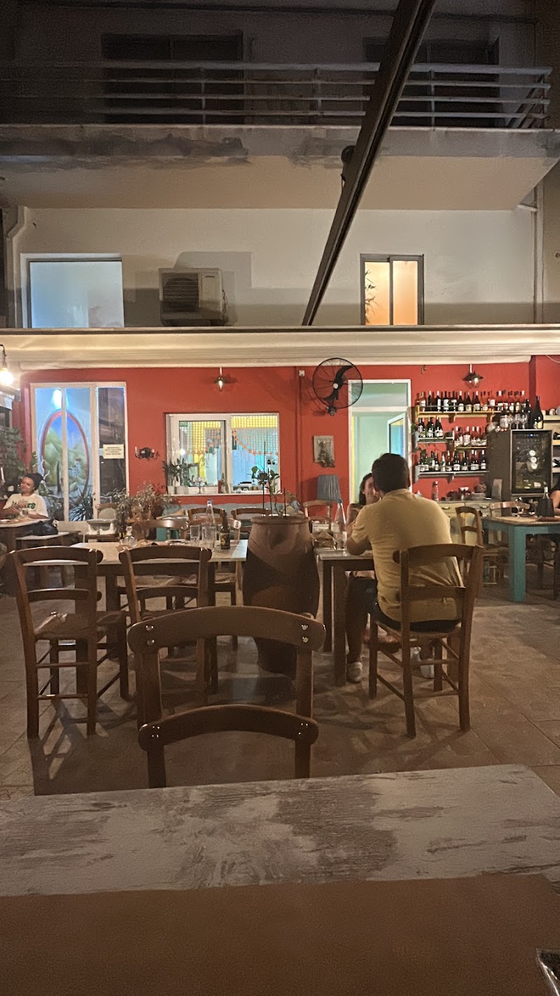 Μεζεδοπωλείο Η Αυλή - Photo 5