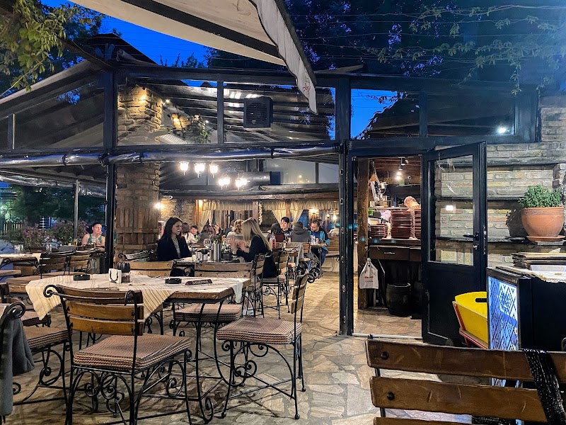 Staria Chinar Restaurant - Photo 5