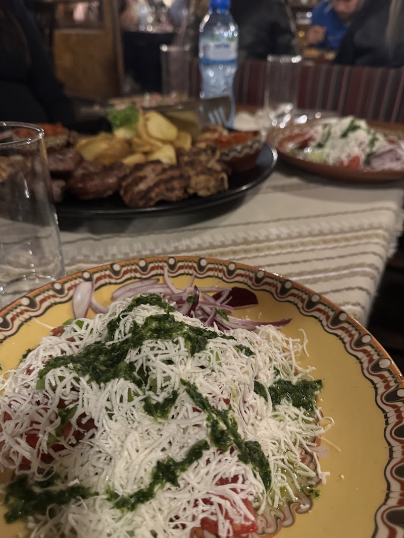 Staria Chinar Restaurant - Photo 4