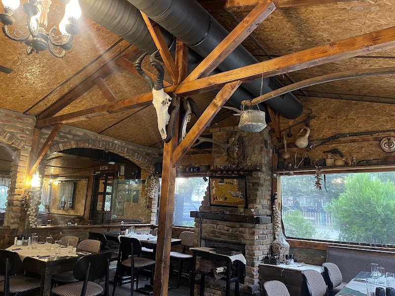 Staria Chinar Restaurant - Photo 1
