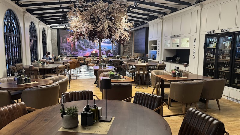 Constantinoff RestoBar - Photo 4