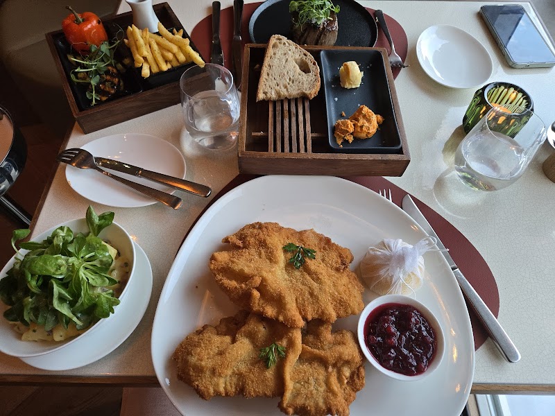 Veranda Brasserie & Bar - Photo 8