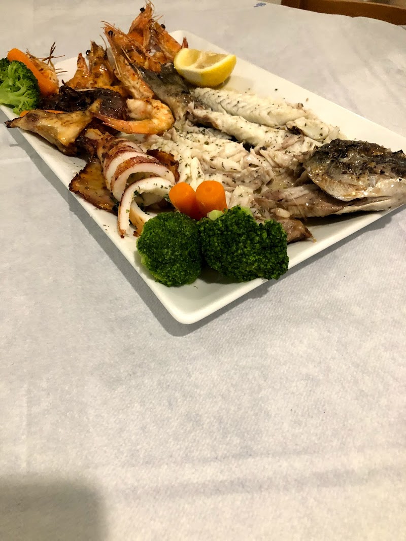 Dora Fish Taverna - Photo 2