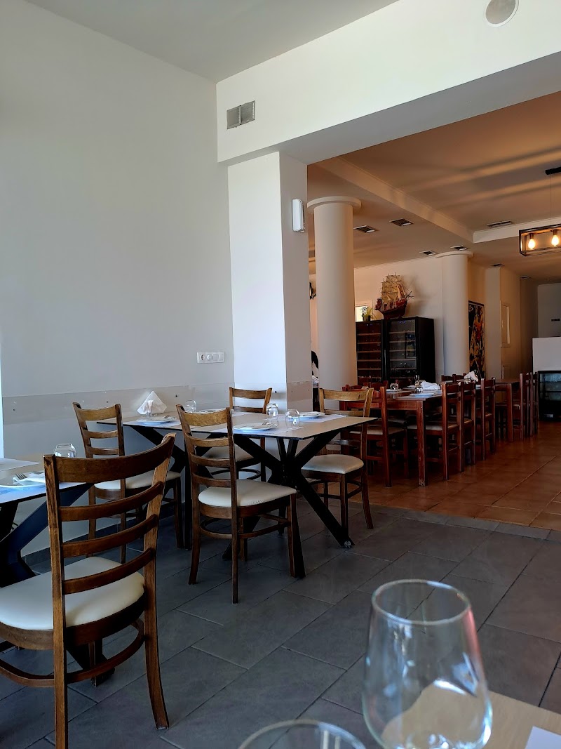 Dora Fish Taverna - Photo 5