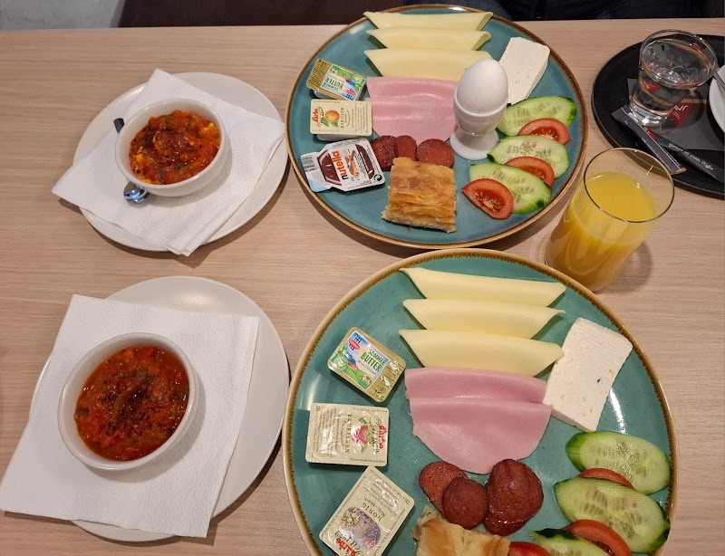 The Taste - Cafe Restaurant - Photo 3