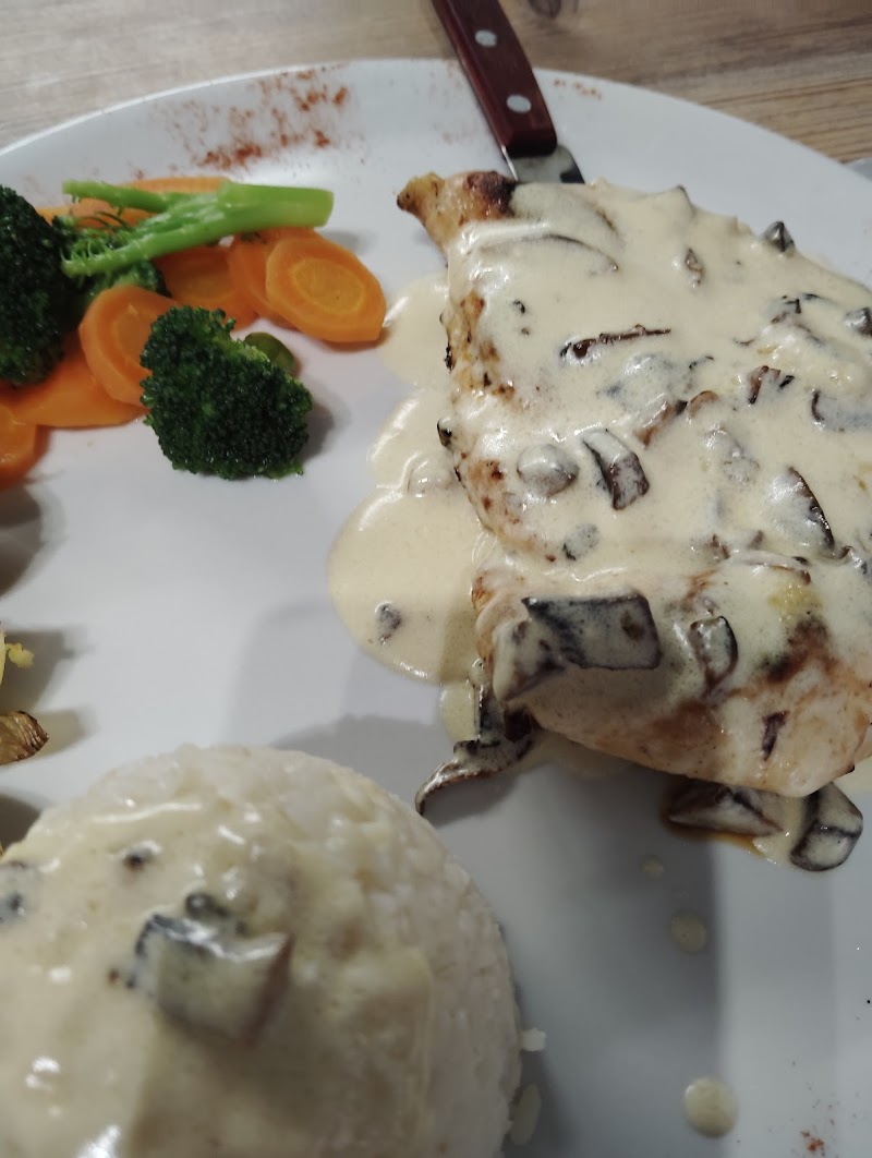 PANDORA RESTAURANT - Photo 2