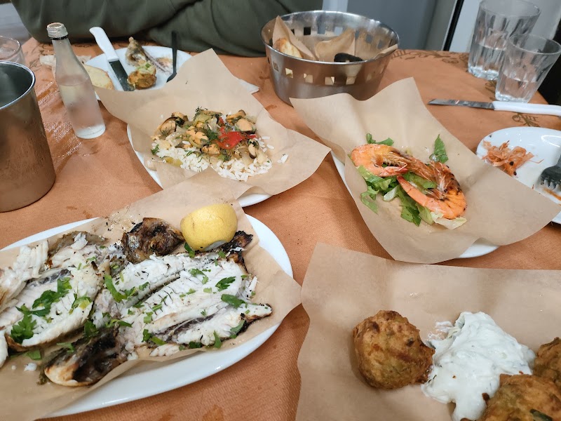 ΟΥΖΕΡΙ Ο ΠΑΠΑΔΗΣ ΜΠΟΤΣΑΡΗ - Βόλος - Εστιατόριο Βόλος,Καλύτερα θαλασσινά Βόλος,Μεζεδοπωλείο Βόλος,Ουζερί Βόλος,Μεζέδες Βόλος - Photo 3