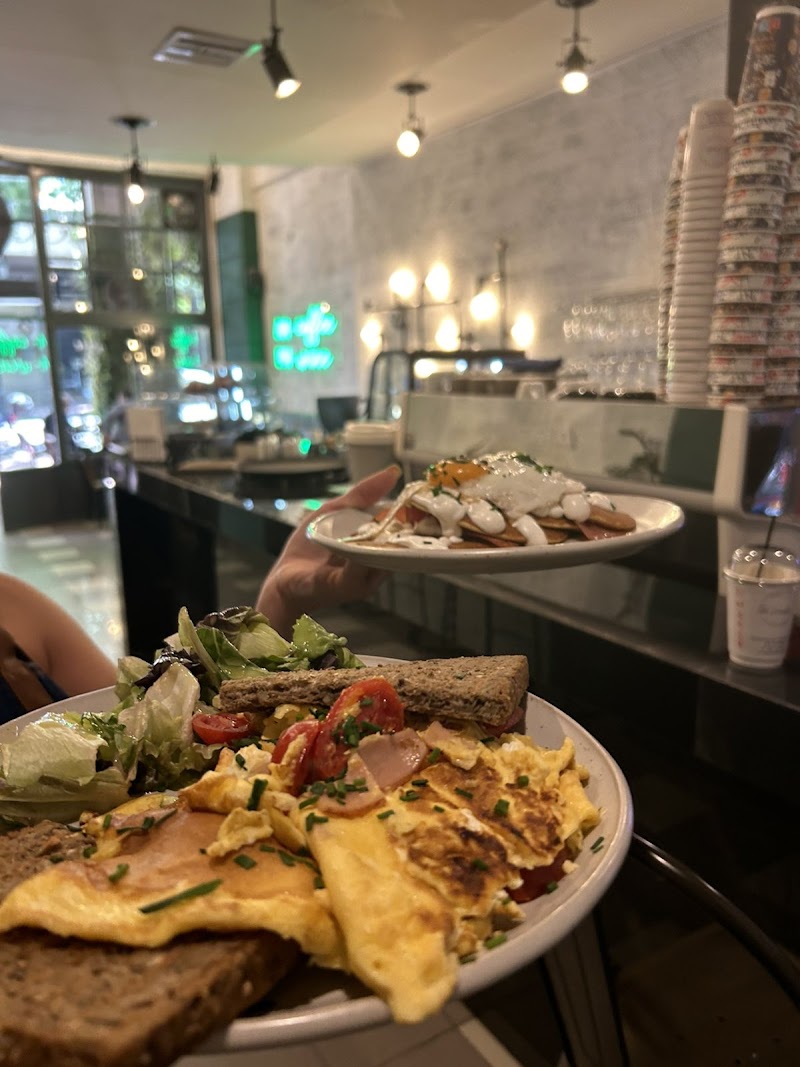 The Locals - Photo 4