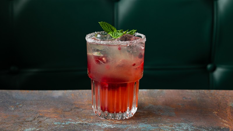 The Locals - Photo 2