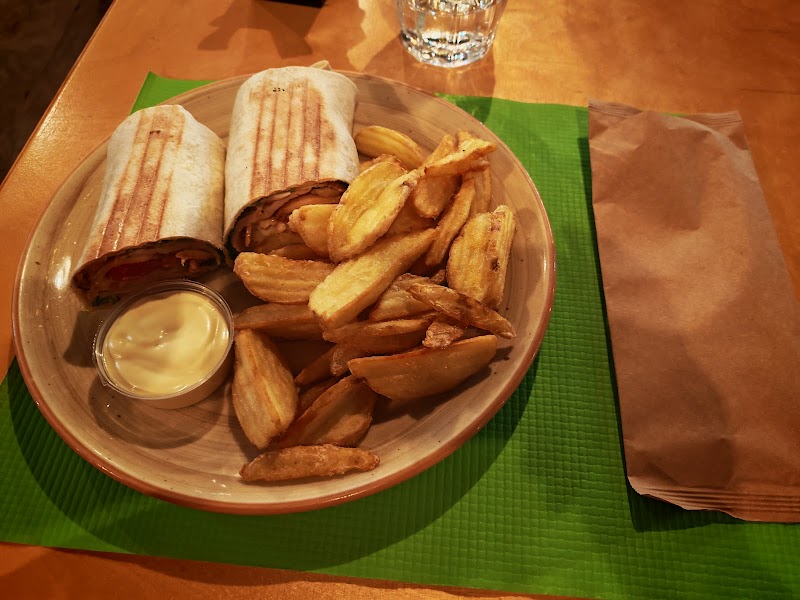 Plakaki Cafe - Photo 4