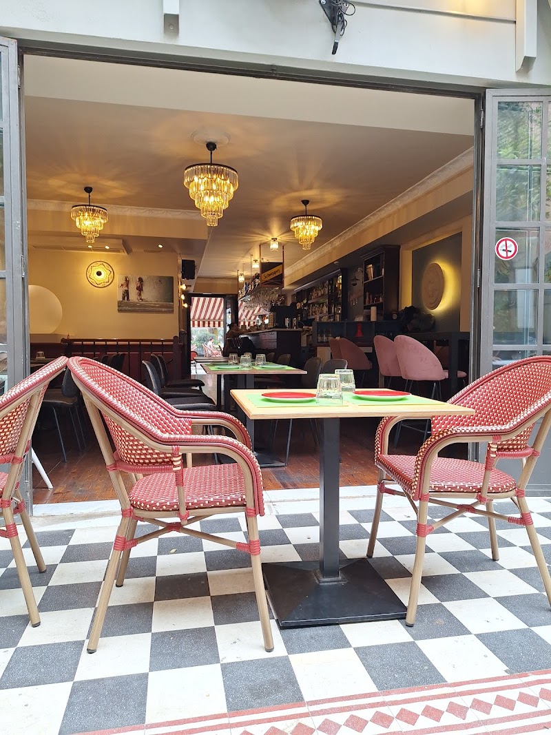 Plakaki Cafe - Photo 5