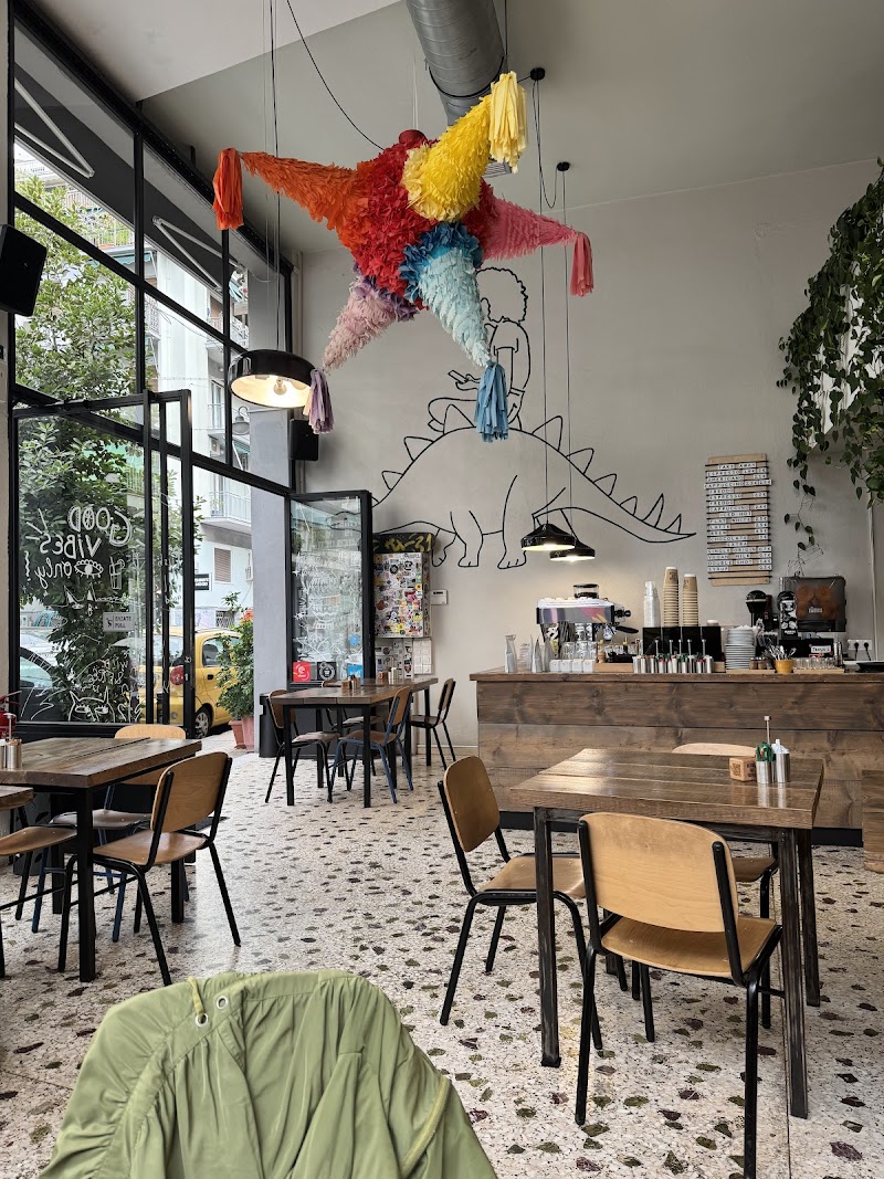 This is Loco - Photo 2