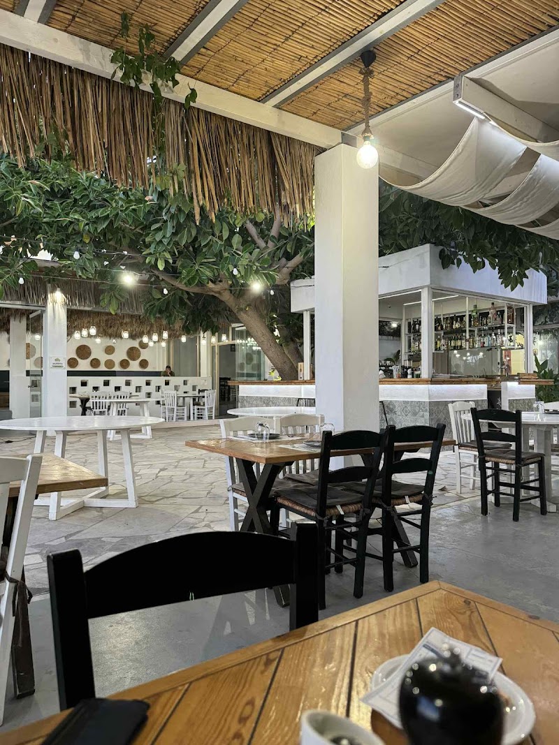 Salavantes - garden restaurant & bar - Photo 3