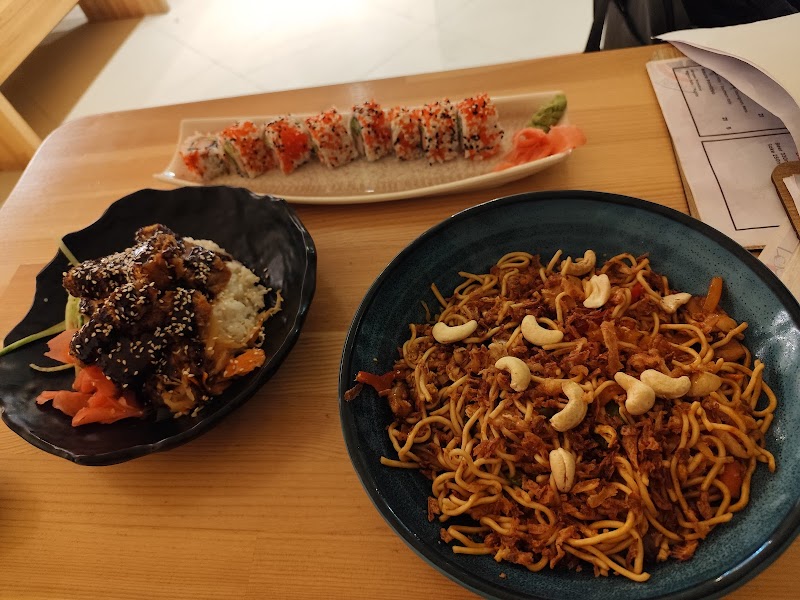 Woki Tori- Sushi , Noodles & Kushi in Zakynthos - Photo 4