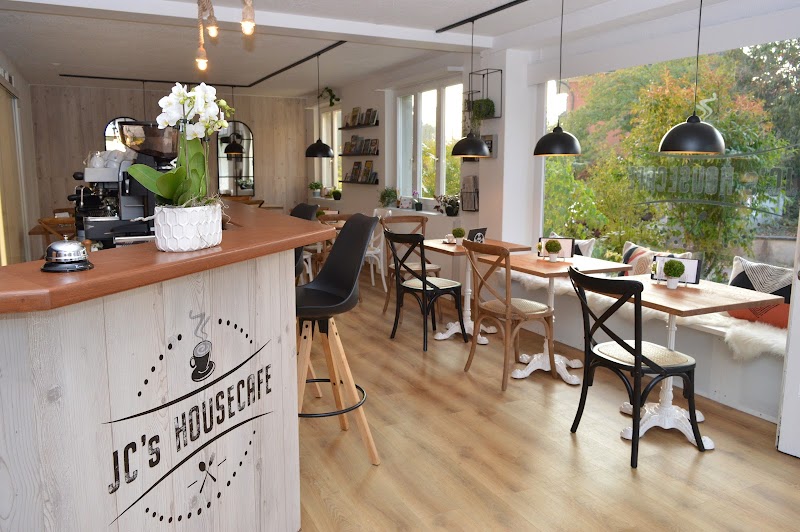 JC's HouseCafe - Photo 1