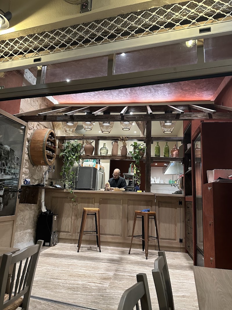 Λίθινο Μεζεδοπωλειο - Photo 1