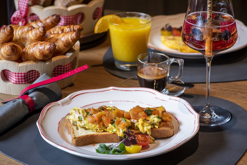 Zermama Bistro - Photo 2