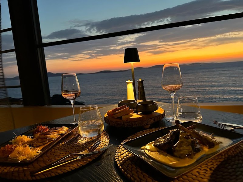 Sunset by Amazon Restaurant - Photo 2